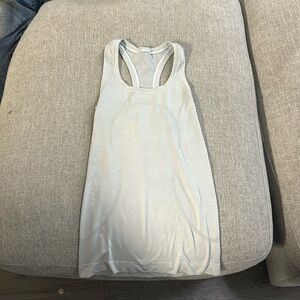 Lululemon Swiftly tech tank top. Size 2 but fits 4.